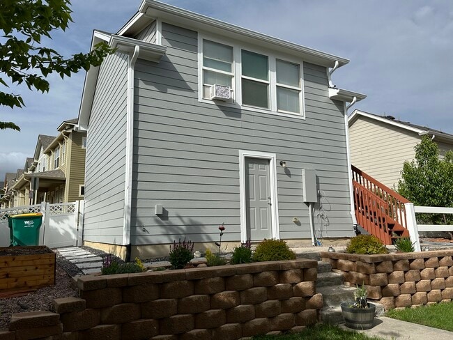 Building Photo - 2264 Saint Paul Dr