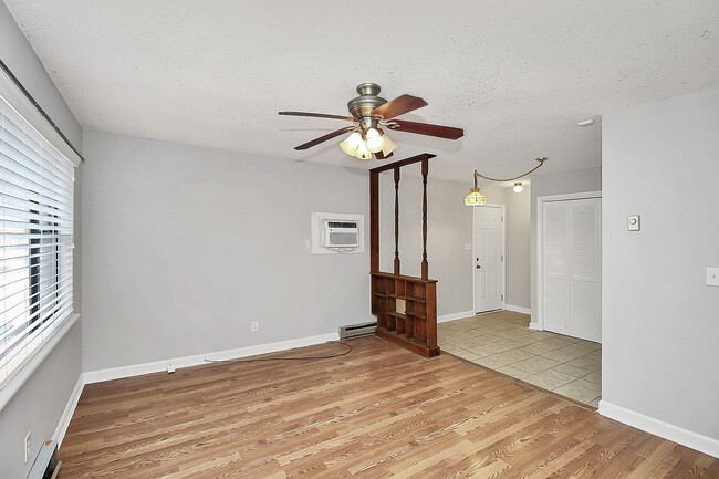 Building Photo - 8428 Clear Meadow Ln