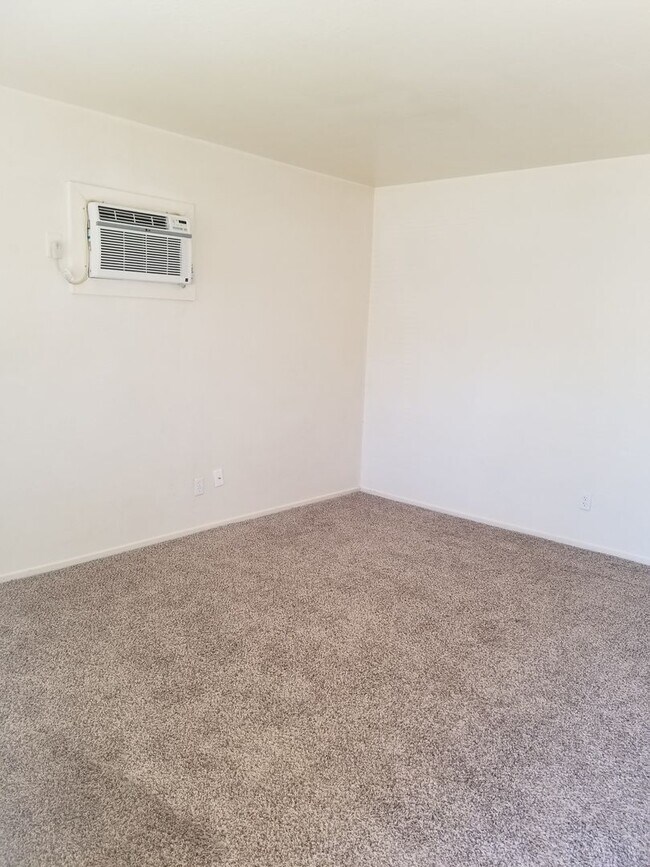 44094409B 67th St Unit 4409, Sacramento, CA 95820 Room for Rent in