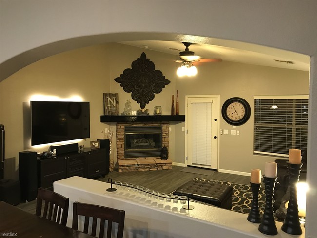 Building Photo - 420 S Dodge Dr