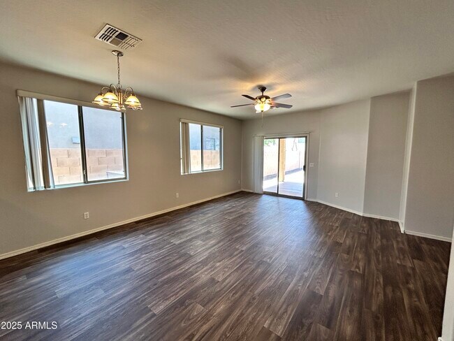 Foto del edificio - 7010 S 37th Glen