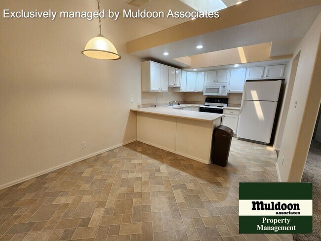 Foto del edificio - Nice Pueblo West Duplex ready now!