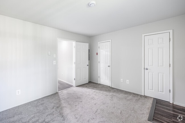 1BR, 1BA - 559SF Bedroom - Zen Long Island at Amityville 55+ Community
