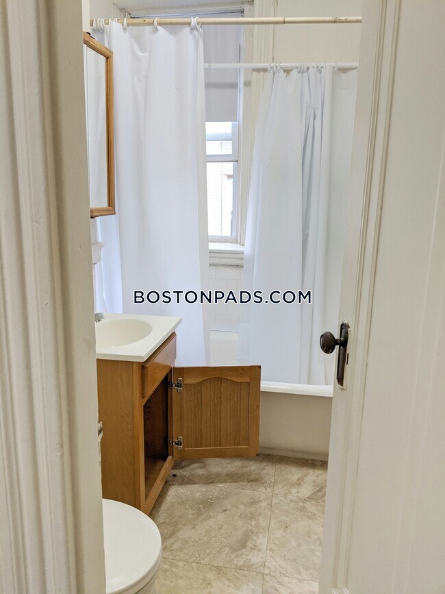 1175 Boylston St. Room for Rent in Boston, MA