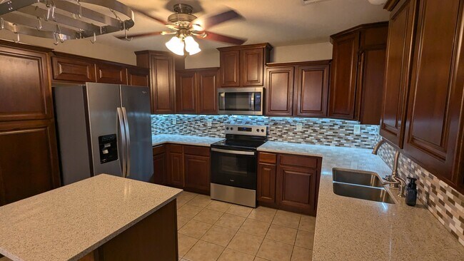 Foto del edificio - 2407 SW 16th St