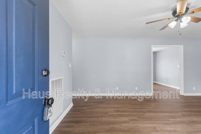 Building Photo - 334 Kelsey Dr