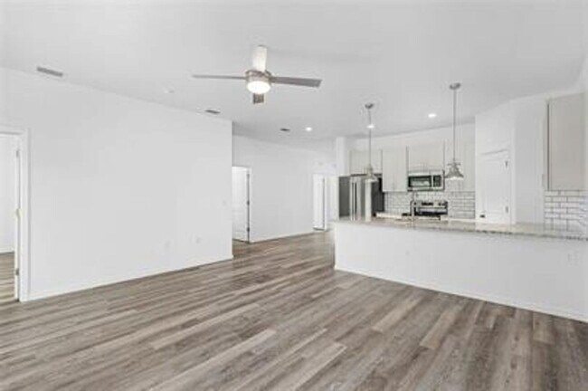 Building Photo - 1306 Saxony Cir