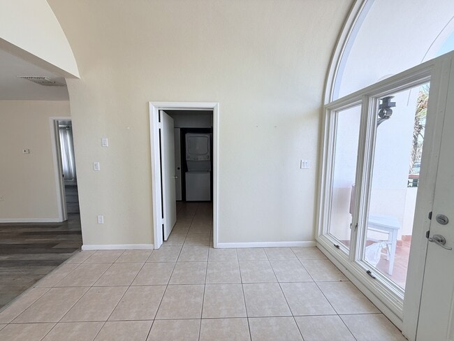 Foto del edificio - 735 Dodecanese Blvd