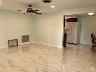 Building Photo - 5121 Dove Dr