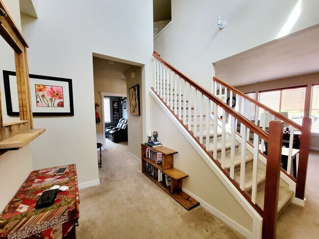 Foto del edificio - Bright, Spacious 4 bedroom in Poulsbo