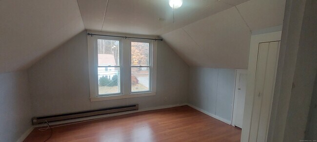 Building Photo - 895 Migeon Ave