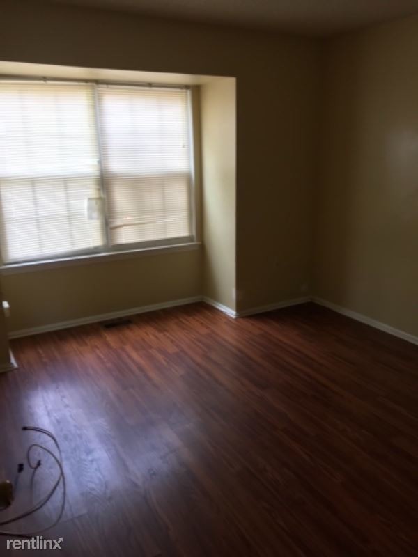 Building Photo - 3 br, 2.5 bath Townhome - 17 Dartmouth Way