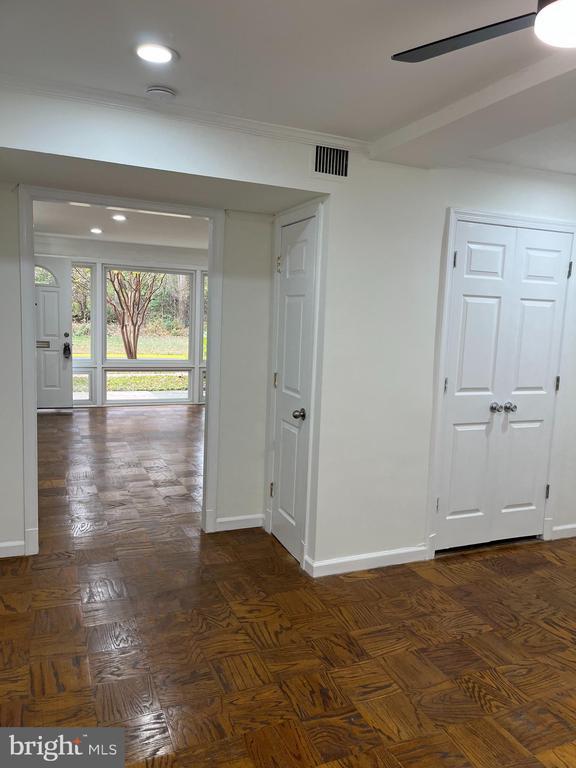 Foto del edificio - 7572 Spring Lake Dr