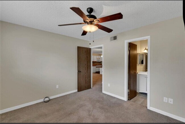 Building Photo - 758 W Rosewood Ln