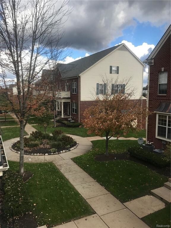 Building Photo - 1159 Fountain View Cir