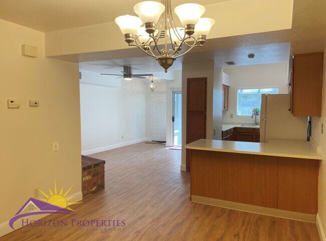 Foto del edificio - Spacious Two-story 2 Bed 2 Bath 1,564 Sq. Ft. North Sacramento Condo