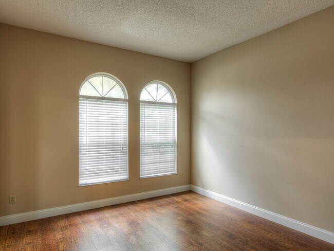 Building Photo - 14813 Lone Eagle Dr