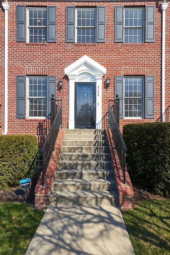 Building Photo - 2 Bedroom Townhome in Sycamore Springs