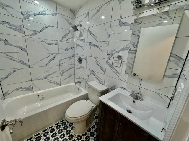 Building Photo - BEAUTIFUL RENOVATED TWO BEDROOM APARTMENT ...