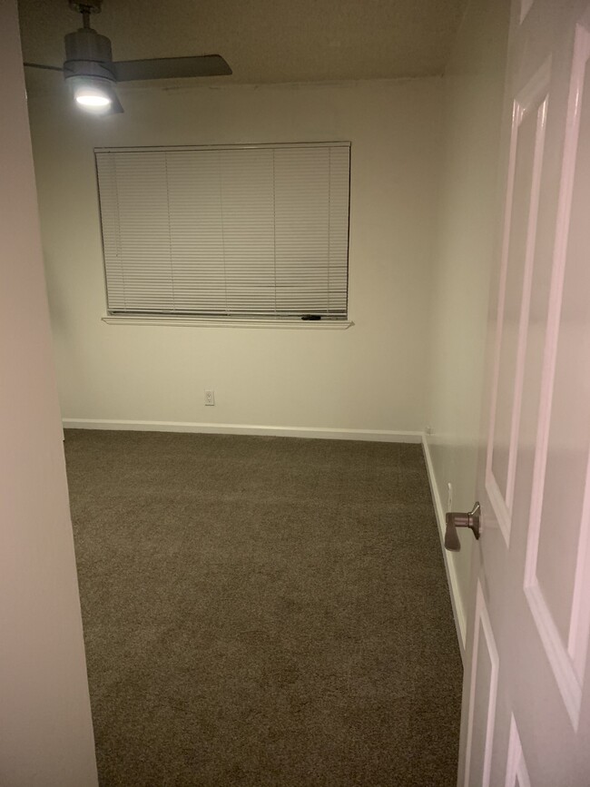 Second bed - 360 N 1st St