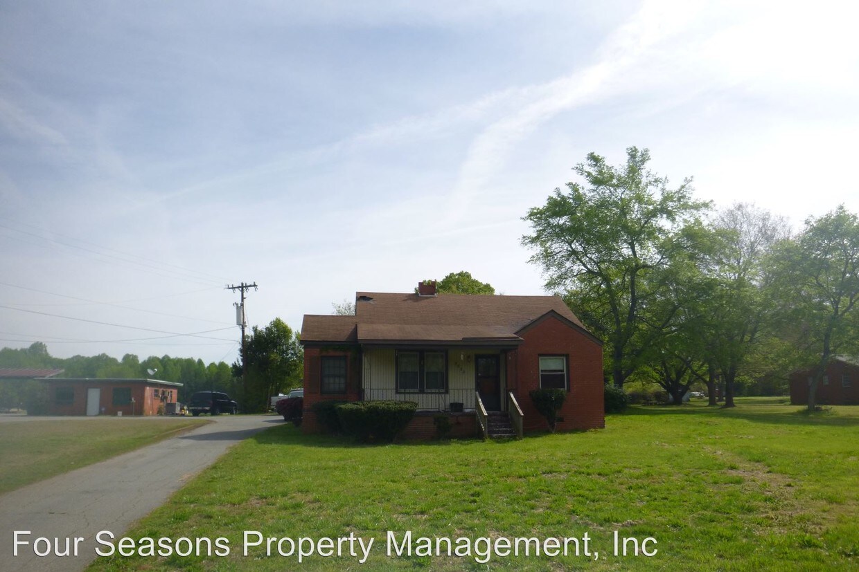 Foto principal - 5532 Beatties Ford Rd