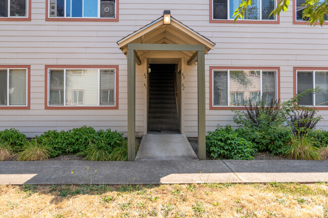 Exterior 02 - Halsey Street Arms Apartments