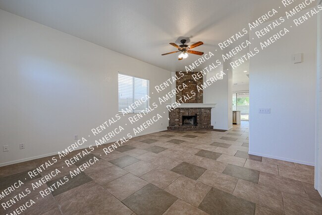 Foto del edificio - 5163 W Megan St