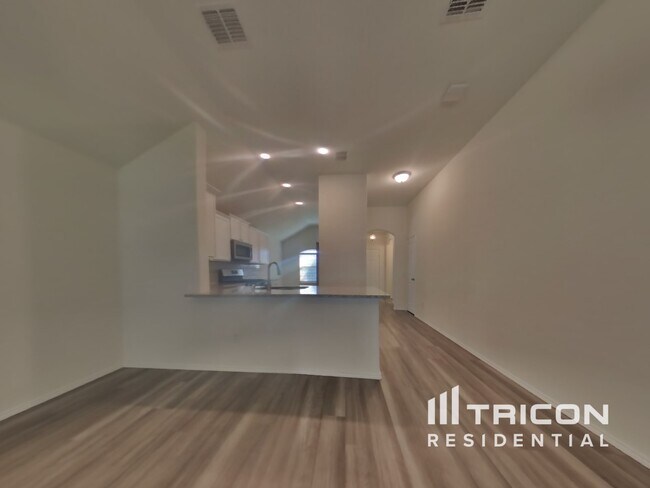 Building Photo - 14469 Cloudview Way