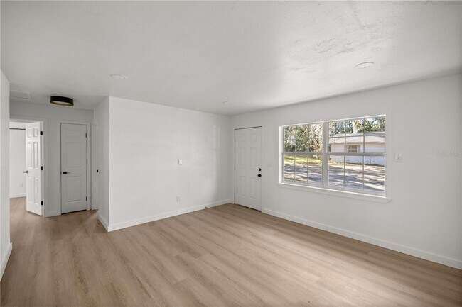 Foto del edificio - 411 NE 26th Ct