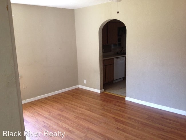 Building Photo - 3 br, 1.5 bath House - 1710 Barron Rd