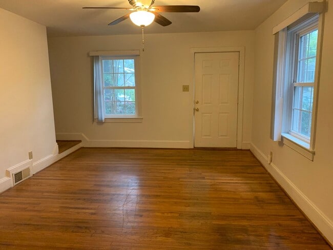 Building Photo - 3113d