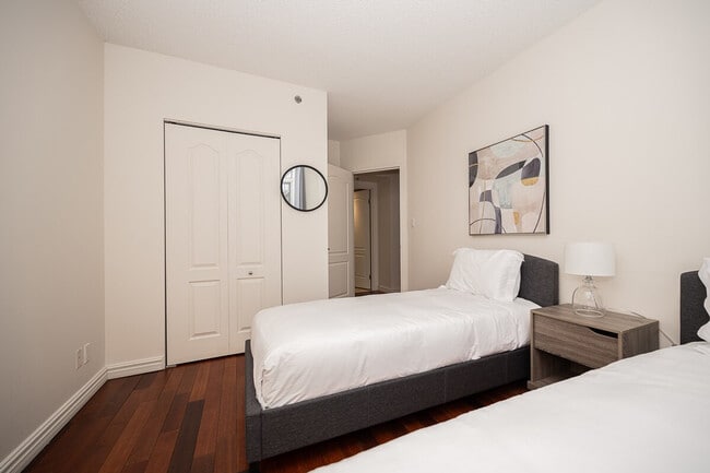 Building Photo - 3024 Rue Sainte-Émilie