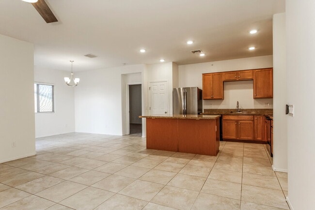 Building Photo - 4086 W Winston Dr