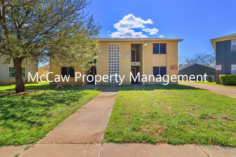 Primary Photo - 208 Alpine Ct