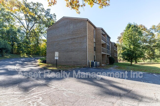 Foto del edificio - 407 Canberra Dr