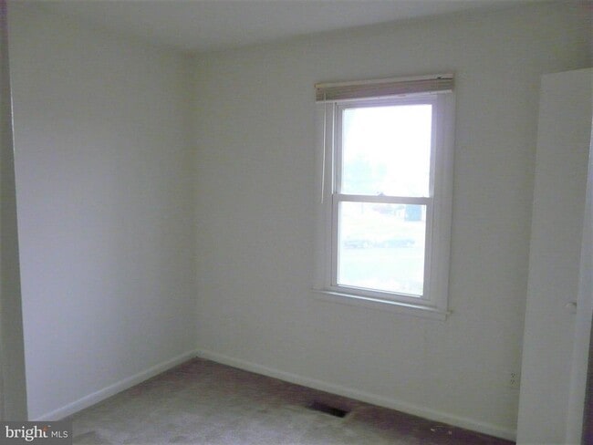 Building Photo - 902 Cheshire Ct