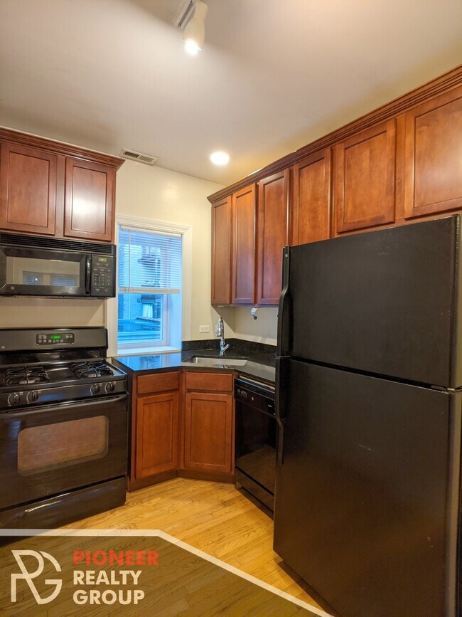 Foto del edificio - 3240 N Clifton Ave