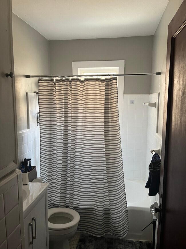 Baño - 6139 Alaska Ave