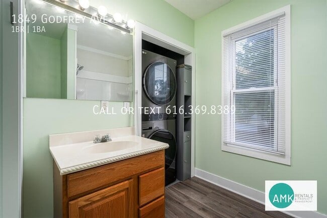 Foto del edificio - 1849 Godfrey Ave SW