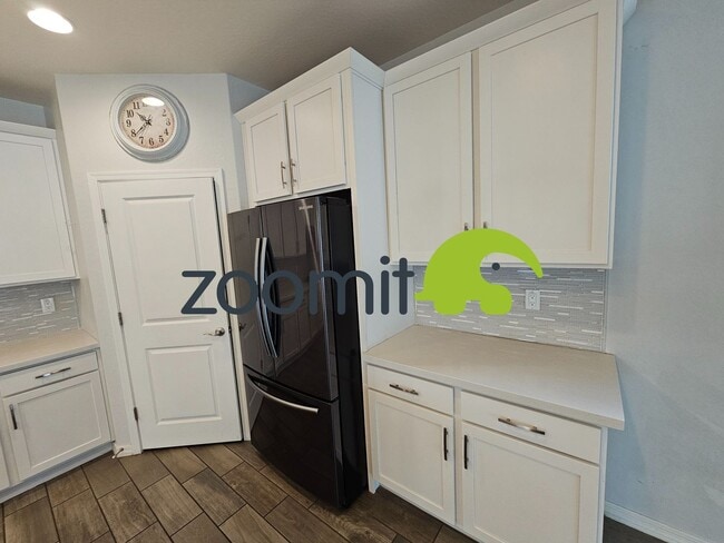 Building Photo - Wonderful 5 bedroom home **Coming Soon May 2026***