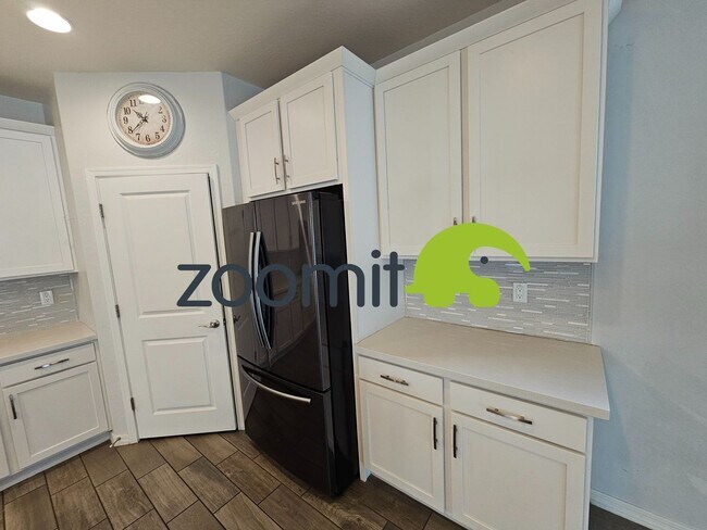 Foto del edificio - Wonderful 5 bedroom home **Coming Soon May 2026***