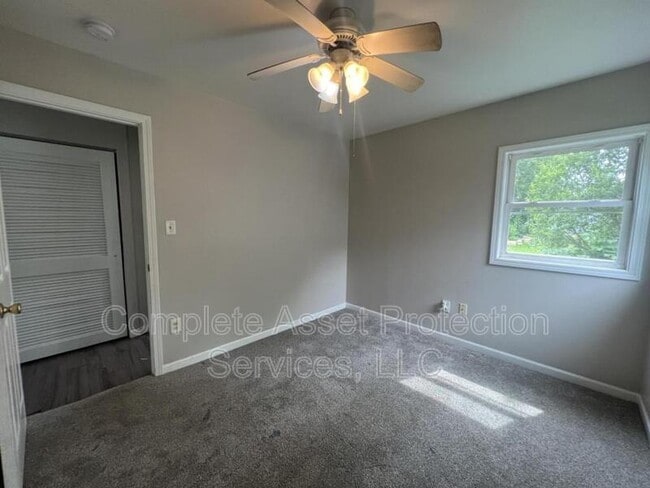 Building Photo - 327 N Colorado St