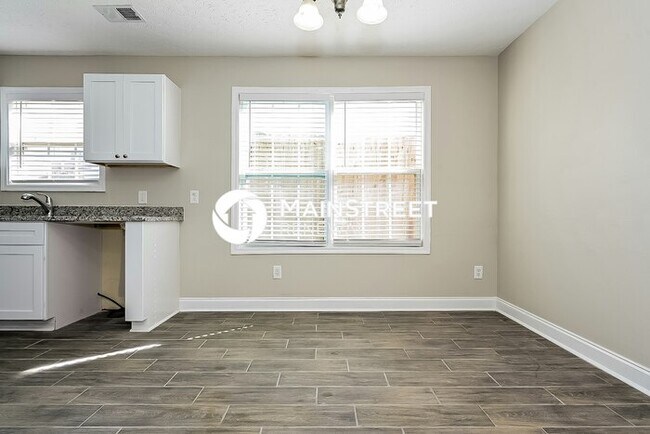 Building Photo - 3 Bedroom Pet-Friendly Home in Locust Grov...