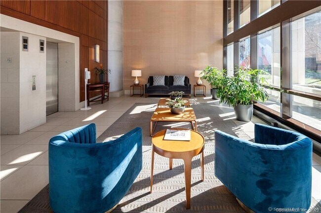 Foto del edificio - 127 Greyrock Pl