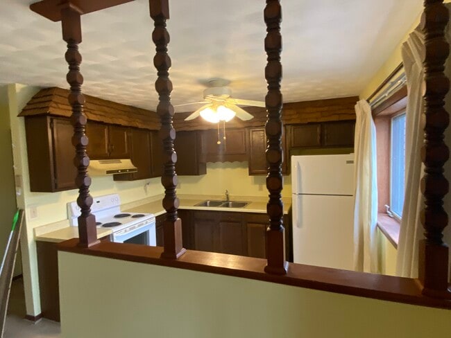 Cocina - 103 S Spring St