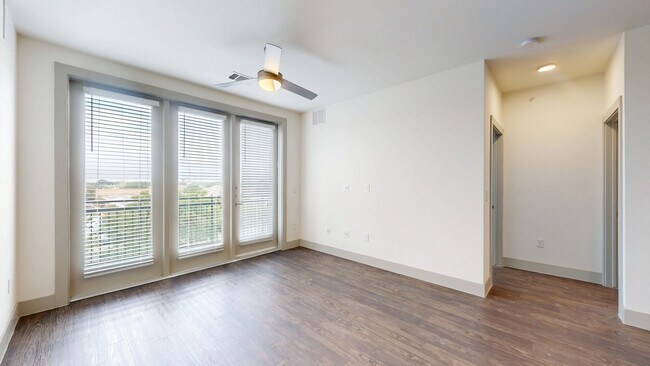 Interior Photo - Vitruvian West