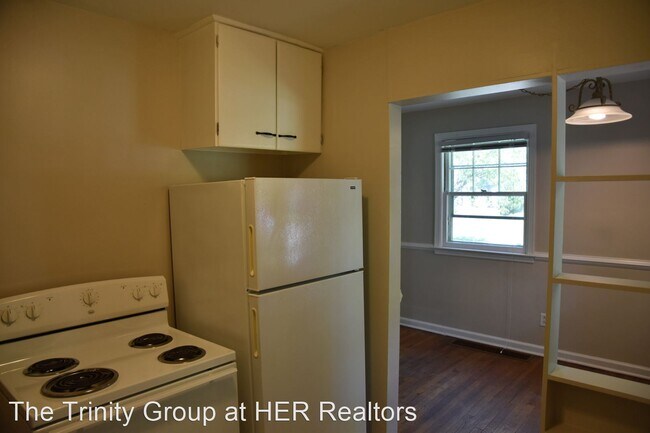Building Photo - 3 br, 1 bath House - 263 E Beechwold Blvd