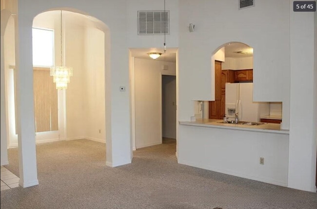 Foto del edificio - 8101 Setters Point Dr