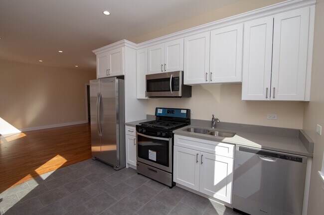 Foto del edificio - 4001 W Armitage Ave