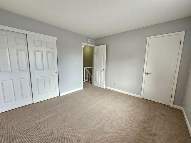 Building Photo - Just Remodeled 2 Bedroom Unit - Close to UNR!